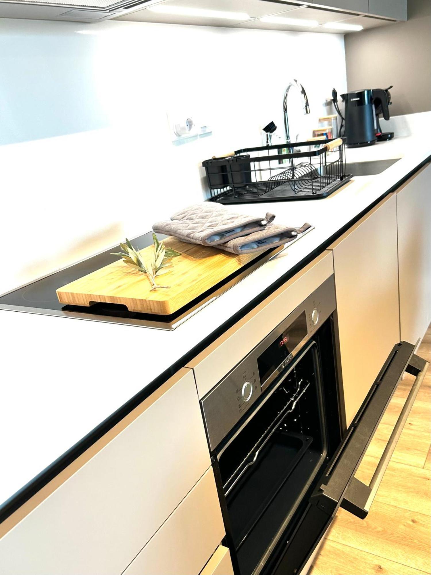 Sunset Gardens - Holiday Apartments - By Tlv Living Limassol Extérieur photo