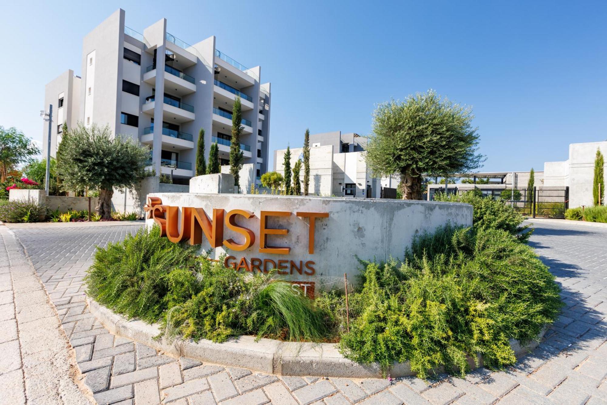Sunset Gardens - Holiday Apartments - By Tlv Living Limassol Extérieur photo