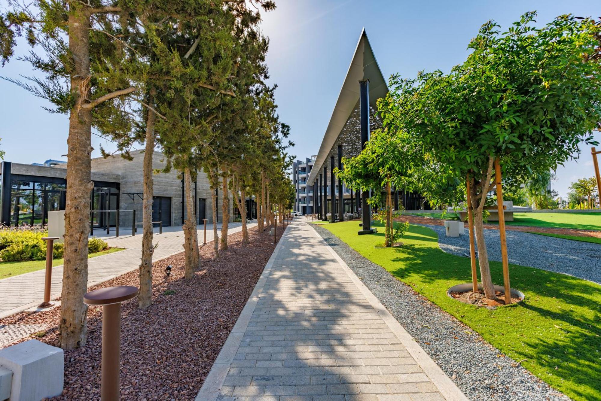 Sunset Gardens - Holiday Apartments - By Tlv Living Limassol Extérieur photo